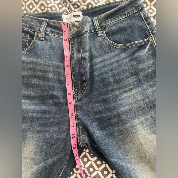 Women’s flare jeans - Picture 3 of 5